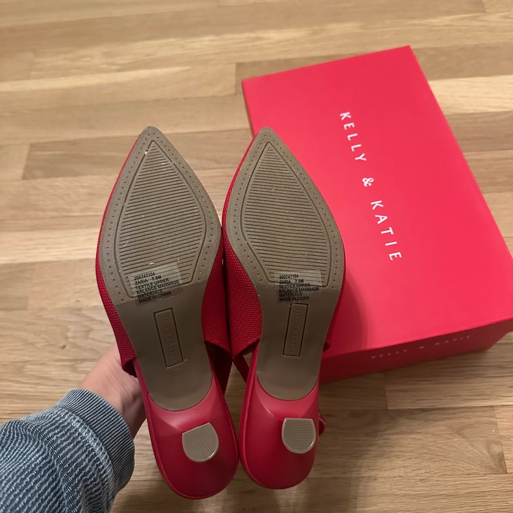 Kelly & Katie Red Knit Slingback Heels - Picture 4 of 5